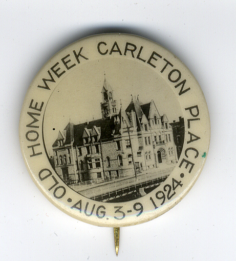 Small "Carleton Place Old Home week Pin", has a picture of Town Hall on the front, August 3-9, 1924, The side of the pin says " Tansey Montreal" 