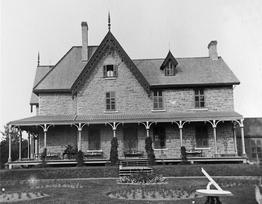 Side view of Abbotsford House